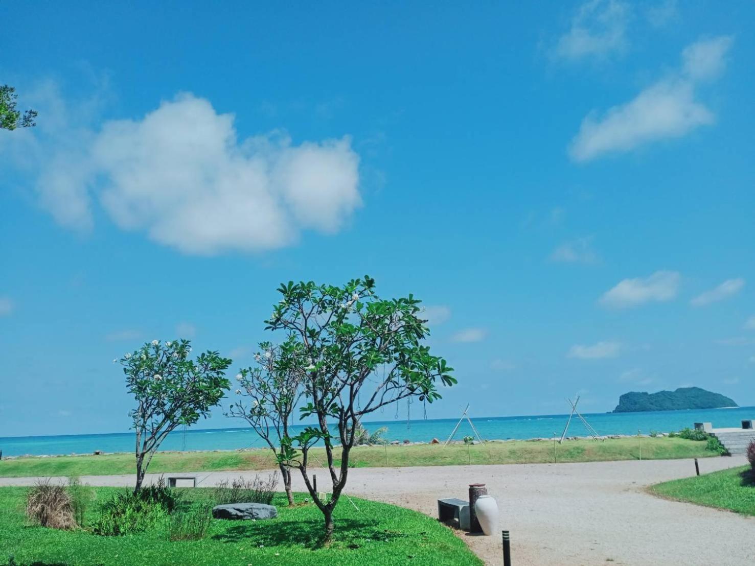 The Beach Resort & Residence - Sha Plus Pathiu Exterior photo